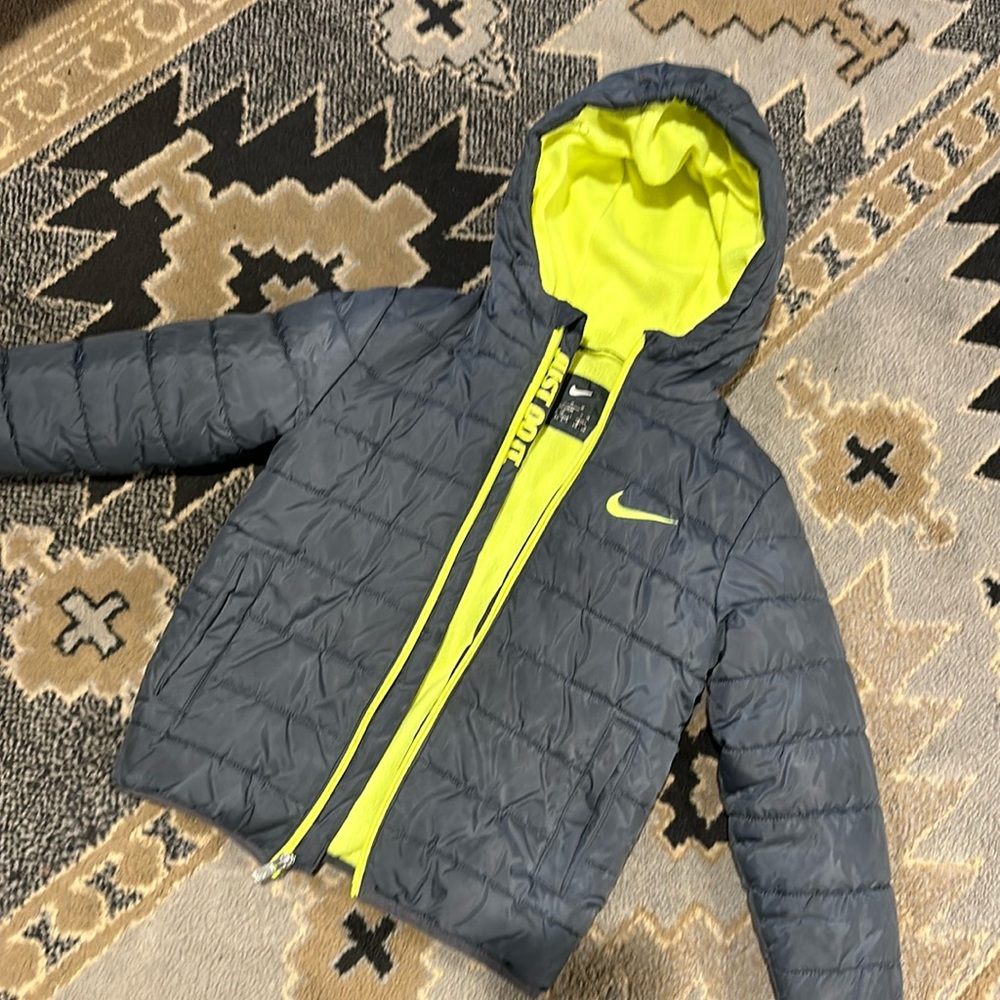 Nike Puffer Coat. Gray and Neon Yellow size M